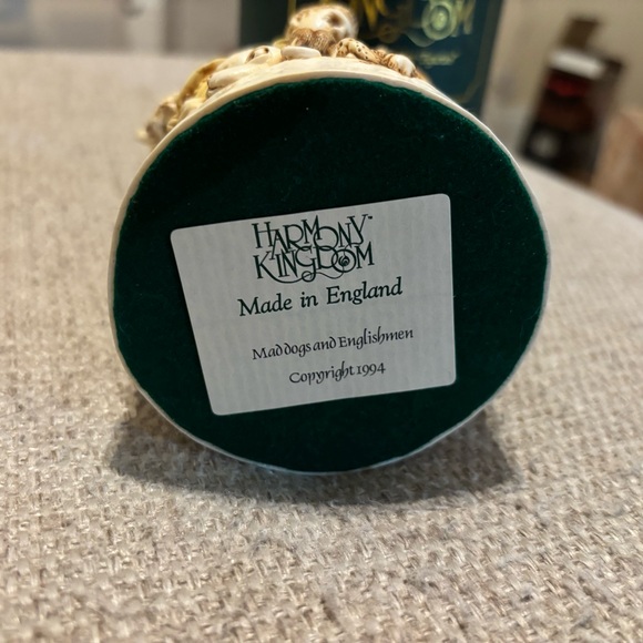 Harmony Kingdom Mad Dogs and Englishmen Figurine Box - Picture 7 of 8